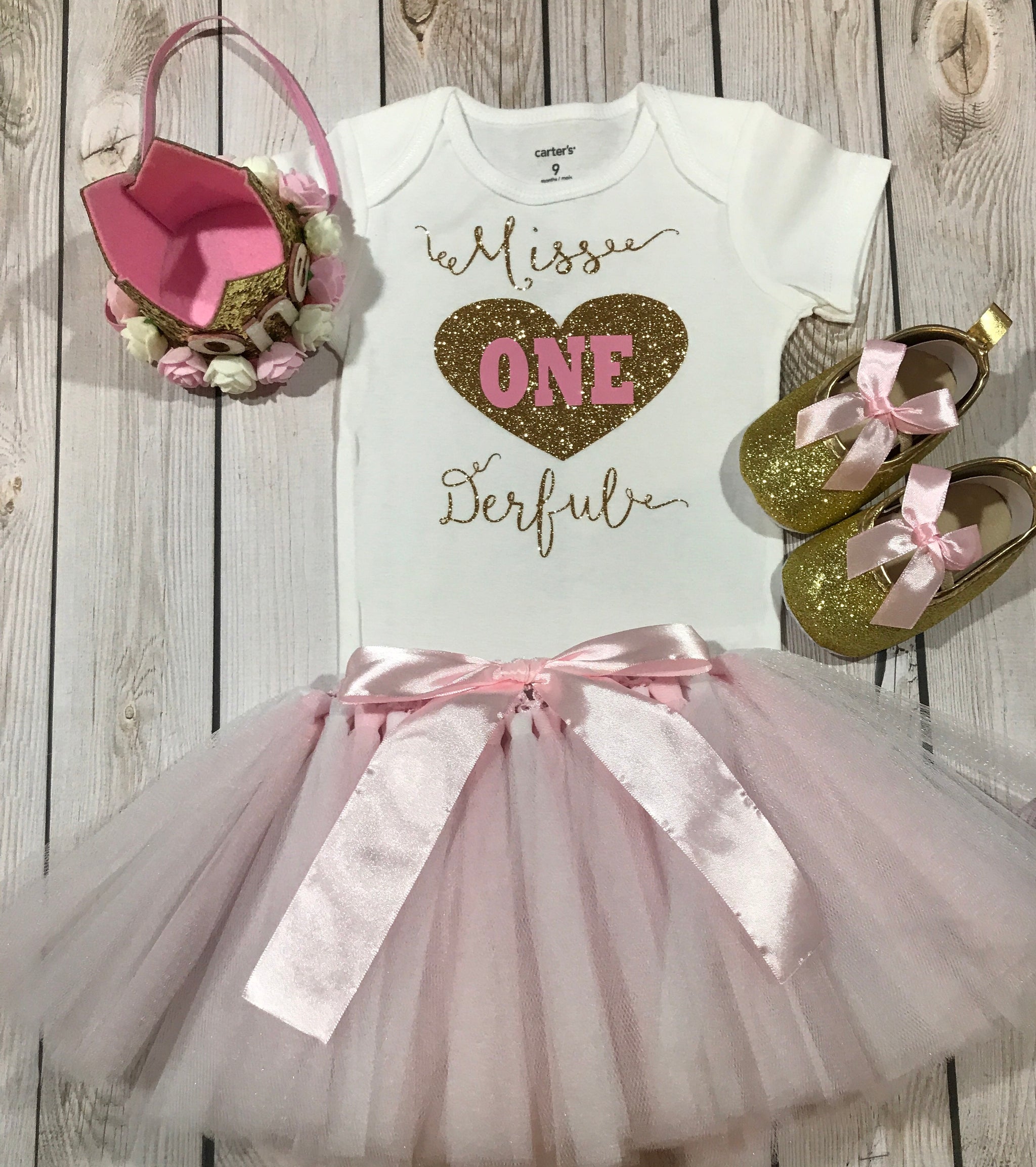 Miss ONE derful outfit baby girl, first birthday outfit pink, crown he Melih's Boutique Miss ONE derful outfit baby girl, first birthday outfit pink, crown he Melih's Boutique